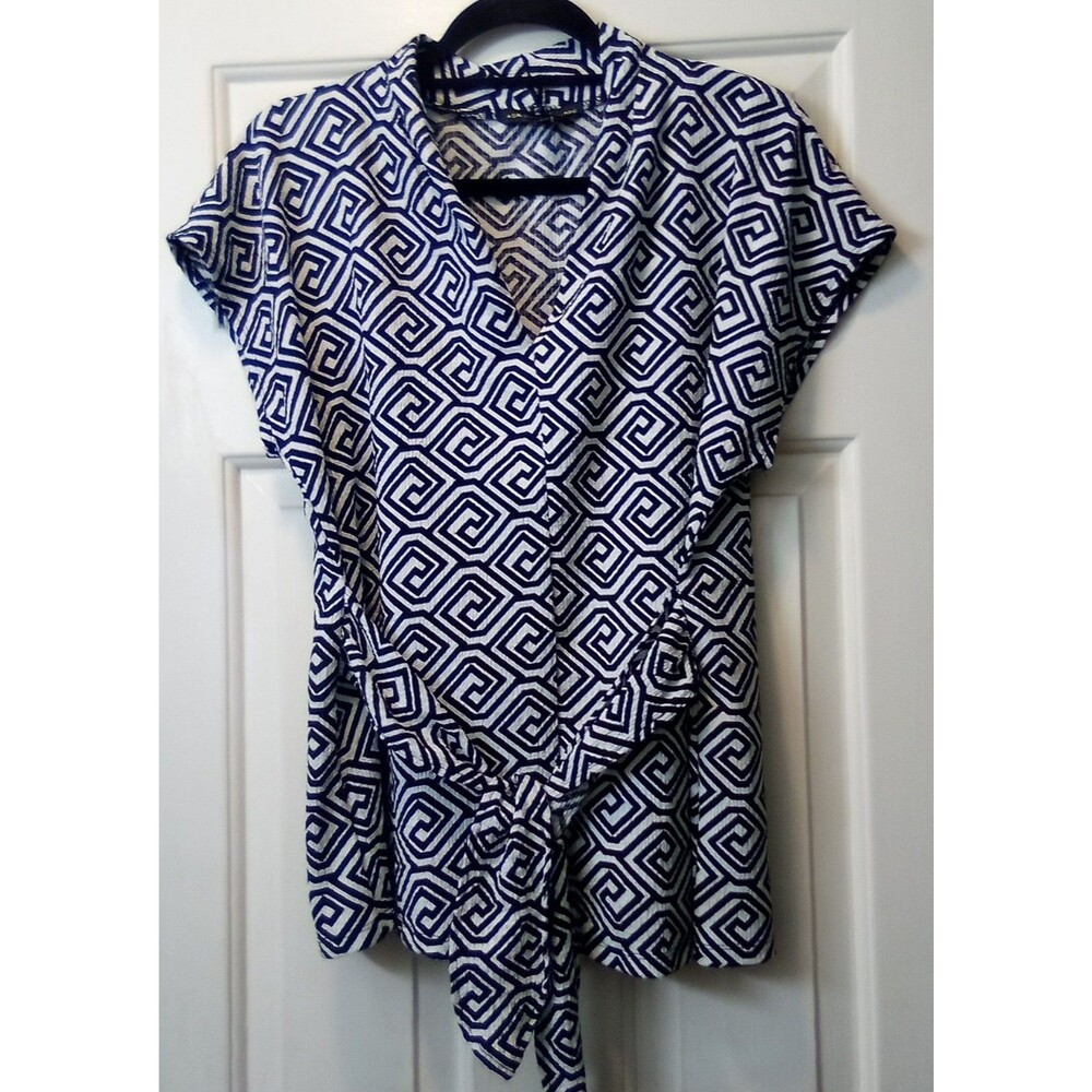 Adrienne Vittadini Women's L Black & White Geometric Collared Button-Up Blouse